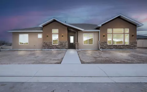 3068 Thunder Cloud Dr, Grand Junction, CO 81504