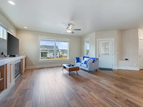 Living - 1245 Periwinkle Ct, Fruita, CO 81521 photo 4 of 5