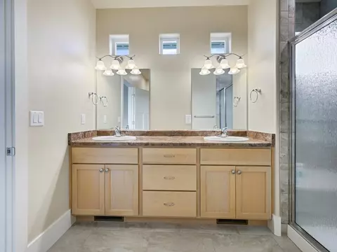 Bath - 1245 Periwinkle Ct, Fruita, CO 81521 photo 4 of 4