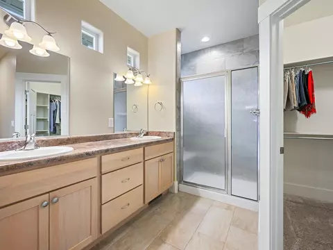 Bath - 1245 Periwinkle Ct, Fruita, CO 81521 photo 3 of 4