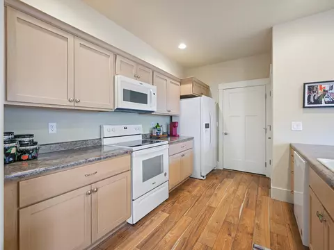 Kitchen - 1245 Periwinkle Ct, Fruita, CO 81521 photo 3 of 4