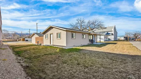Exterior - 318 E Aspen Ave, Fruita, CO 81521 photo 2 of 6