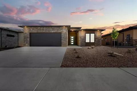 2704 Meadowcrest Ct, Grand Junction, CO 81506