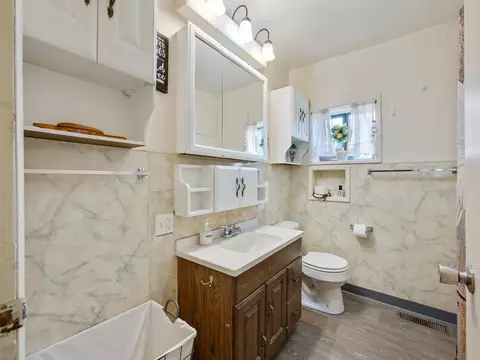 Bath - 10959 Mesa St, Mesa, CO 81643 photo 1 of 1