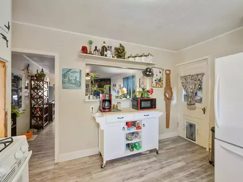 Kitchen - 10959 Mesa St, Mesa, CO 81643 photo 4 of 4