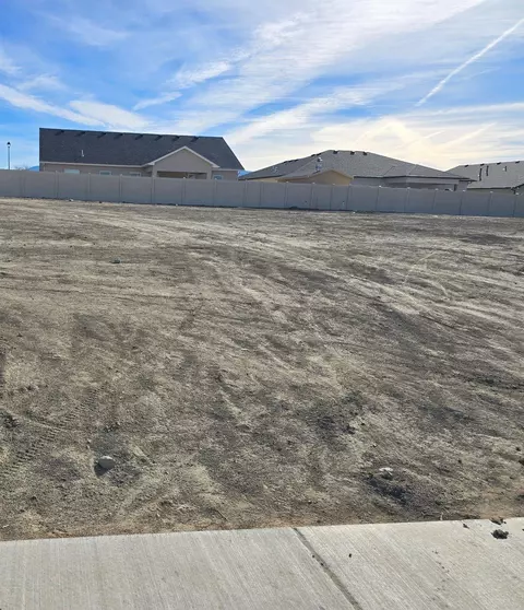 633 Thunder Ln, Grand Junction, CO 81504