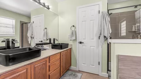 Bath - 203 Elderberry Dr, Fruita, CO 81521 photo 4 of 5