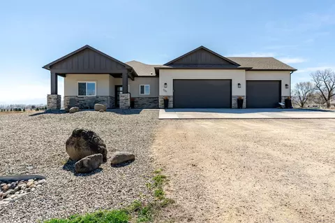 1301 M Rd, Loma, CO 81524