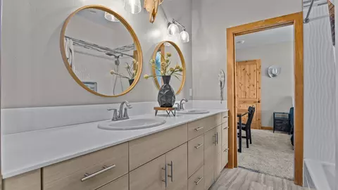 Bath - 2085 Kedrowski Ct, Fruita, CO 81521 photo 2 of 4