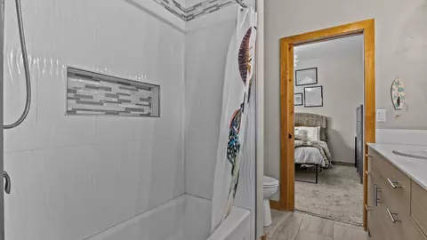 Bath - 2085 Kedrowski Ct, Fruita, CO 81521 photo 3 of 4