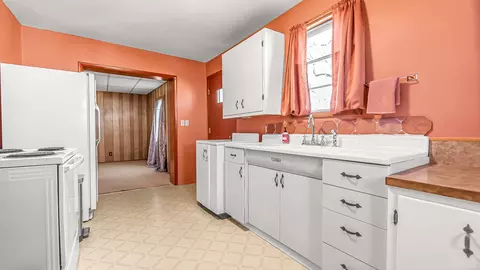 Kitchen - 515 Lake St, Rangely, CO 81648 photo 2 of 2