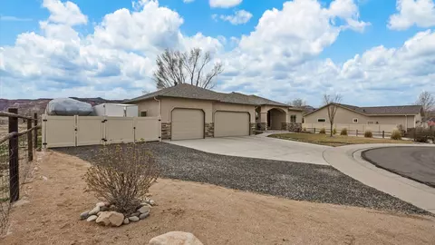 Exterior - 686 Beech Ave, Fruita, CO 81521 photo 3 of 5