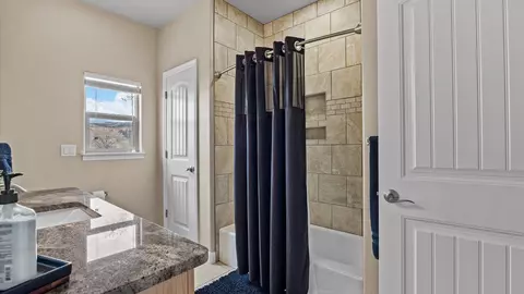 Bath - 686 Beech Ave, Fruita, CO 81521 photo 3 of 3