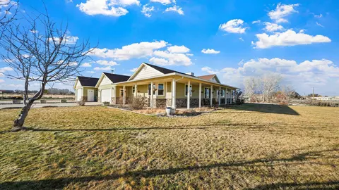 1392 M 14 Rd, Loma, CO 81524