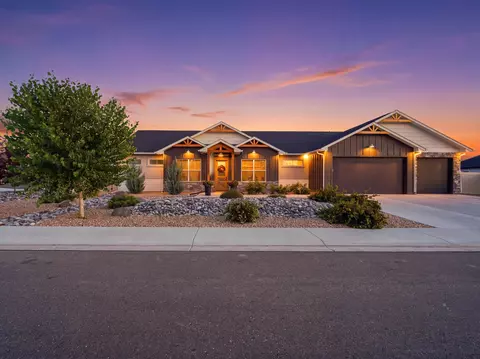 Exterior - 734 Flamecrest Dr, Fruita, CO 81521 photo 2 of 8