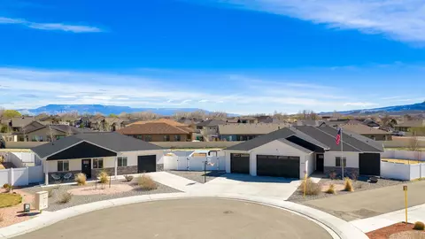 View/Area - 834 Adams Dr, Fruita, CO 81521 photo 1 of 7