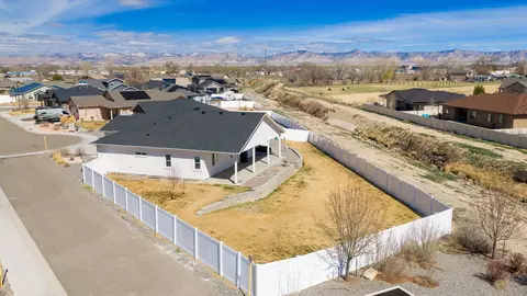View/Area - 834 Adams Dr, Fruita, CO 81521 photo 2 of 7