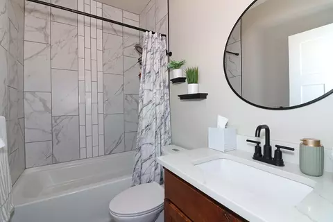 Bath - 834 Adams Dr, Fruita, CO 81521 photo 5 of 5