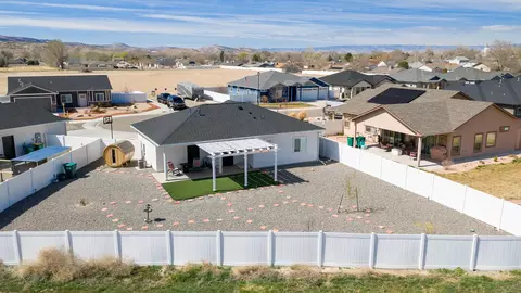View/Area - 834 Adams Dr, Fruita, CO 81521 photo 3 of 7