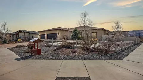 Exterior - 944 Adobe View Way, Fruita, CO 81521 photo 6 of 7