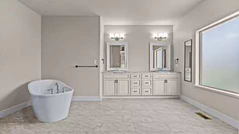 Bath - 944 Adobe View Way, Fruita, CO 81521 photo 1 of 5