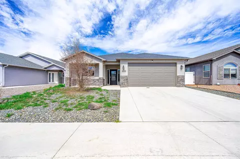 3034 Red Pear Dr, Grand Junction, CO 81504