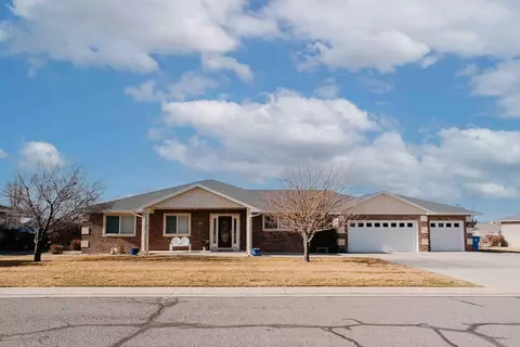 224 Sage Dr, Montrose, CO 81401