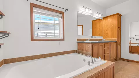 Bath - 903 Taos Dr, Rangely, CO 81648 photo 2 of 3