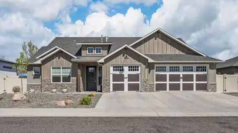 2538 Fryingpan Dr, Grand Junction, CO 81505
