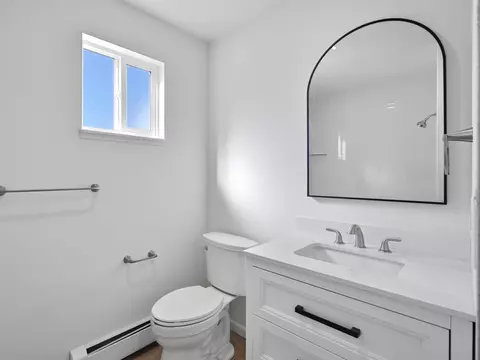 Bath - 252 S Peach St, Fruita, CO 81521 photo 3 of 3