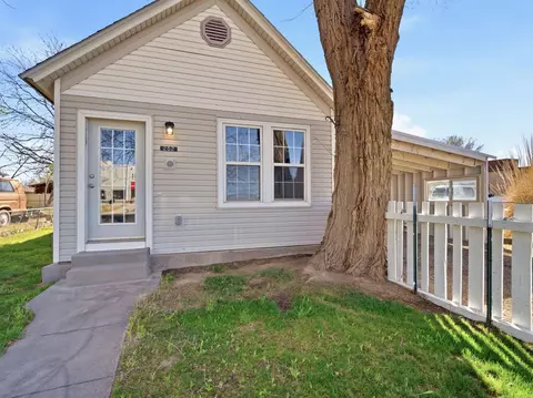 Exterior - 252 S Peach St, Fruita, CO 81521 photo 2 of 7