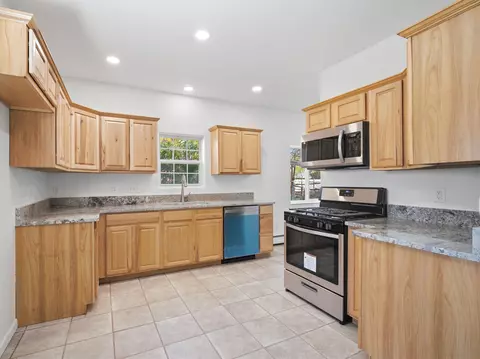 Kitchen - 252 S Peach St, Fruita, CO 81521 photo 2 of 3