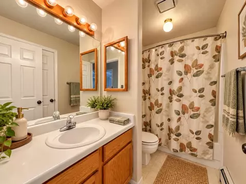 Bath - 270 N Cedar Ct, Fruita, CO 81521 photo 2 of 2