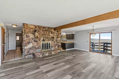 Living - 805 Pinyon Ct, Rangely, CO 81648 photo 2 of 6