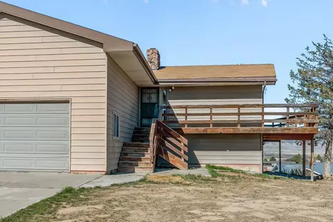 Exterior - 805 Pinyon Ct, Rangely, CO 81648 photo 2 of 7