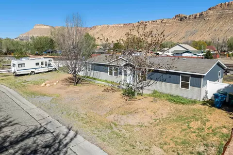 458 W 4th St, Palisade, CO 81526