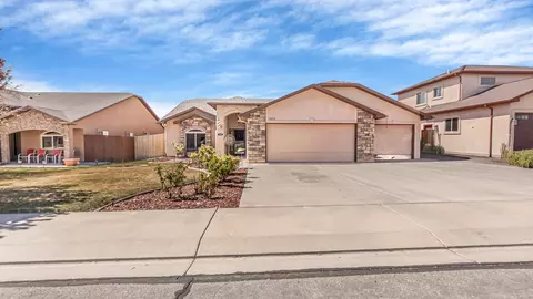 Exterior - 1033 Echo Canyon St, Fruita, CO 81521 photo 8 of 10