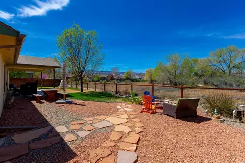 Exterior - 801 Cresthaven Dr, Fruita, CO 81521 photo 4 of 10