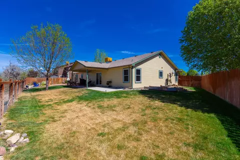 Exterior - 801 Cresthaven Dr, Fruita, CO 81521 photo 7 of 10