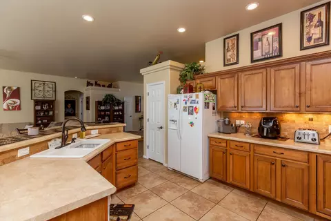 Kitchen - 784 Crystal Way, Fruita, CO 81521 photo 9 of 9