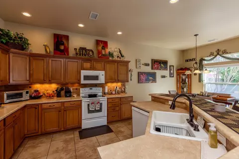 Kitchen - 784 Crystal Way, Fruita, CO 81521 photo 2 of 9