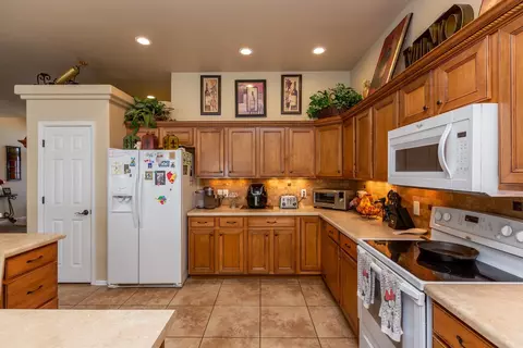 Kitchen - 784 Crystal Way, Fruita, CO 81521 photo 4 of 9
