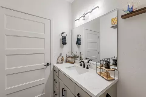 Bath - 1057 E Harrison Ave, Fruita, CO 81521 photo 8 of 8