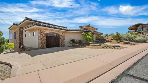 325 Hearthstone Ct, Grand Junction, CO 81507