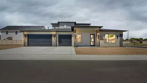 379 Hatchet Canyon Cir, Fruita, CO 81521
