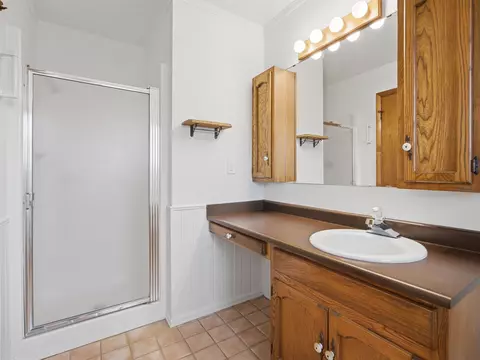 Bath - 627 Oxbow Rd, Grand Junction, CO 81504 photo 1 of 2