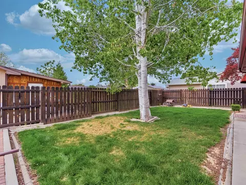 Exterior - 627 Oxbow Rd, Grand Junction, CO 81504 photo 8 of 10