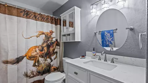 Bath - 1880 O Rd, Fruita, CO 81521 photo 2 of 2