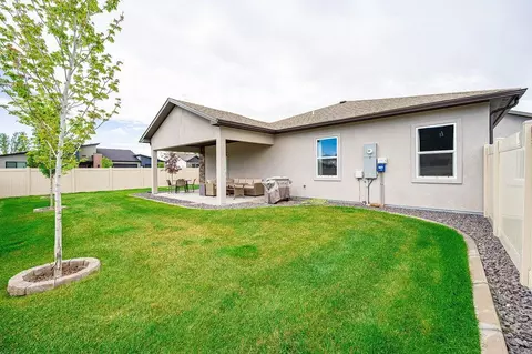 Exterior - 957 Elberta Dr, Fruita, CO 81521 photo 5 of 10