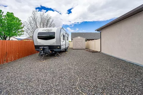 Exterior - 957 Elberta Dr, Fruita, CO 81521 photo 7 of 10